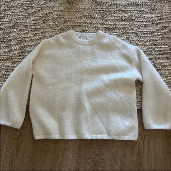 Oversized Wool Sweater - Picture 3 of 5